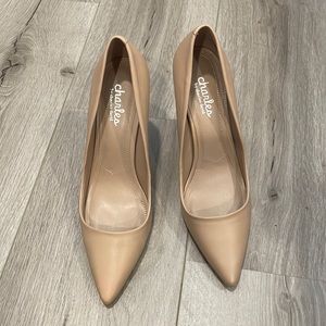 Charles David beige pumps